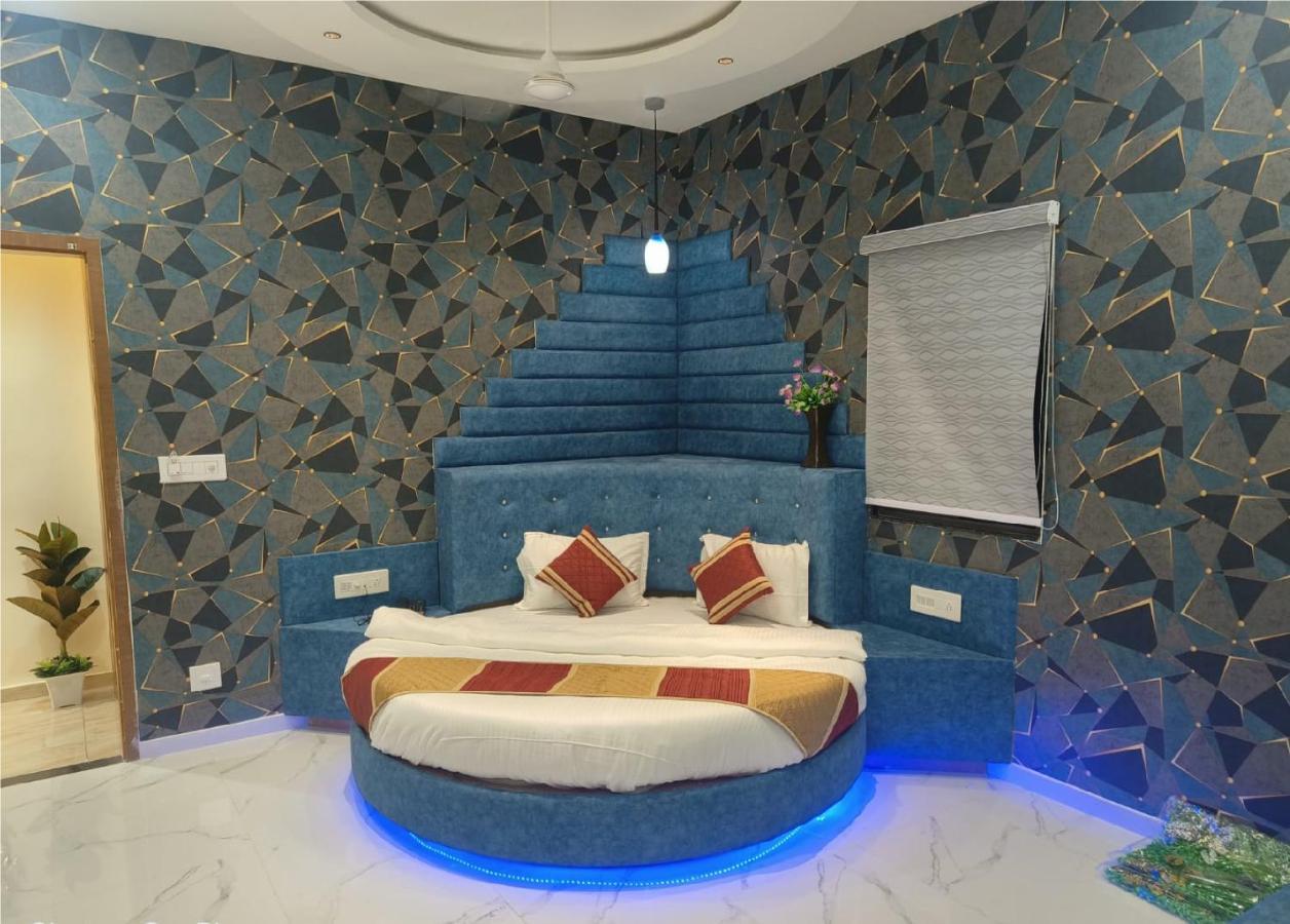 Hotel Villa Inn Ānand Екстериор снимка