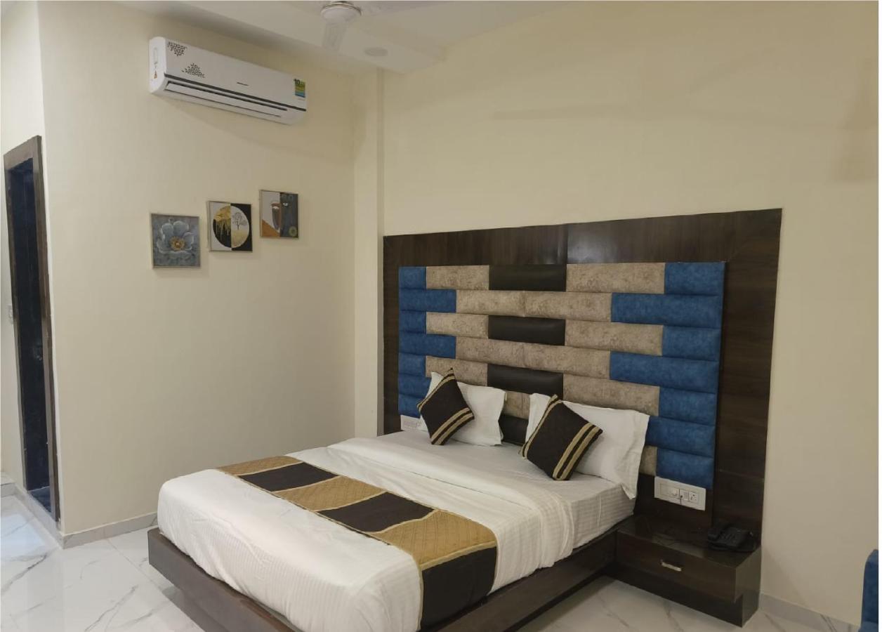 Hotel Villa Inn Ānand Екстериор снимка