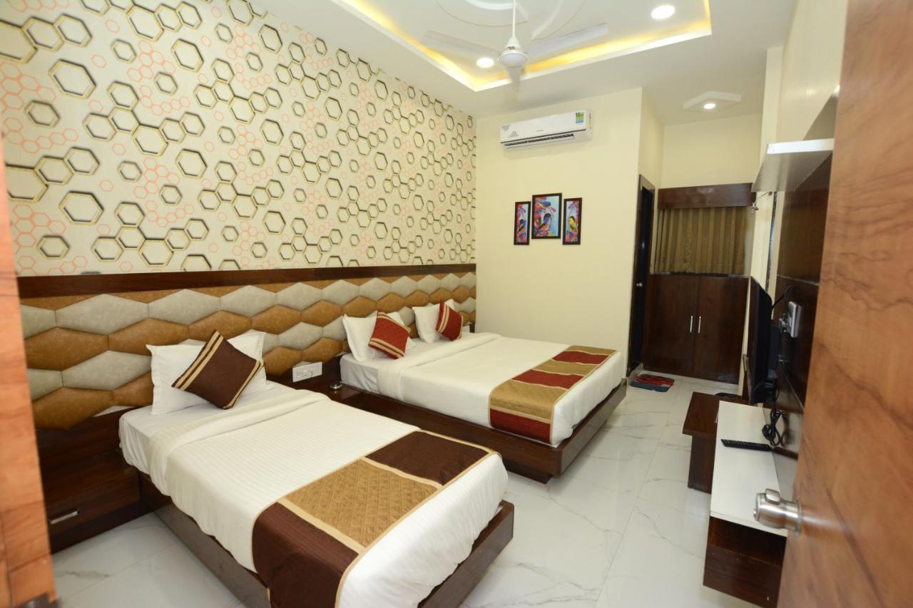 Hotel Villa Inn Ānand Екстериор снимка