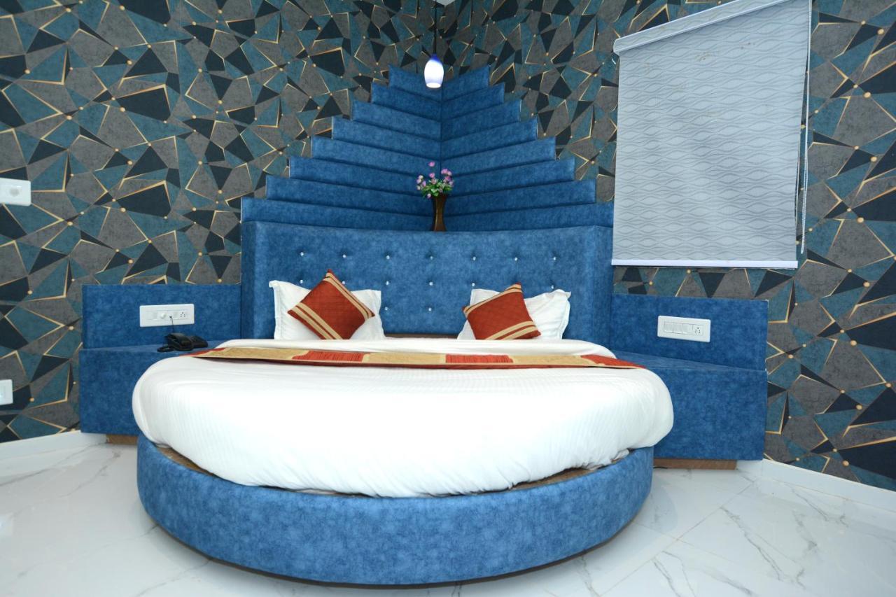 Hotel Villa Inn Ānand Екстериор снимка